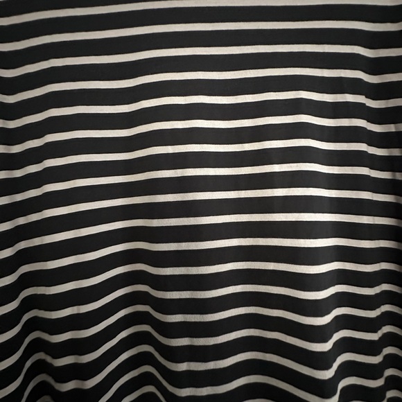 Lululemon Black and White Striped Women's Top - Picture 2 of 4